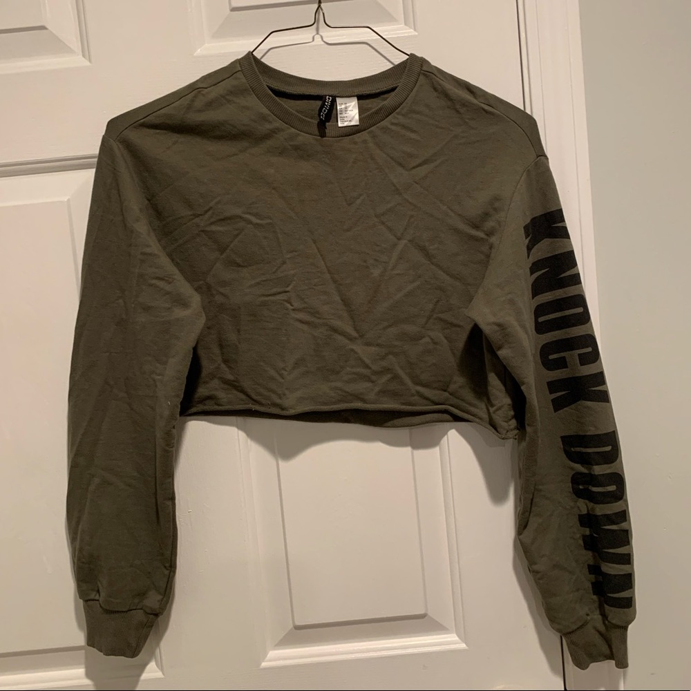 Full sleeve crop top